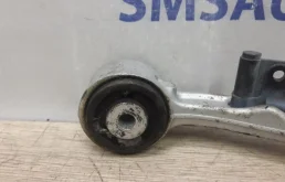 Рычаг передний левый верхний для Volkswagen Touareg 2015 года на фотографиях