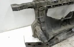 Панель радиатора (телевизор) для BMW 1er 2004 года на фотографиях