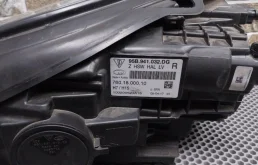 Фара правая для Porsche Macan 2015 года на фотографиях