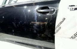 Дверь передняя левая для Toyota Avensis 2018 года на фотографиях