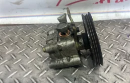 Насос ГУР для Nissan Almera 2002 года на фотографиях