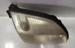 Фара ксенон левая для Nissan X-Trail 2004 года на фотографиях