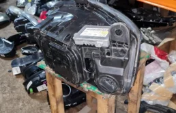 Фара левая для Audi A6 2008 года на фотографиях