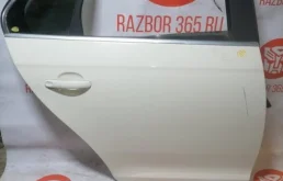 Дверь задняя правая для Volkswagen Jetta 2007 года на фотографиях