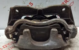 Суппорт передний левый для Toyota Avensis на фотографиях