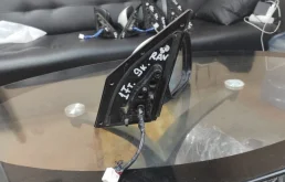 Зеркало боковое правое для Toyota RAV4 2012 года на фотографиях