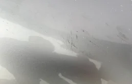 Крыло правое для Volkswagen Touareg 2002 года на фотографиях