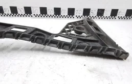 Кронштейн заднего бампера левый для Volkswagen Polo 2016 года на фотографиях