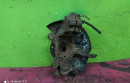 Кулак поворотный правый для Volkswagen Tiguan 2010 года на фотографиях