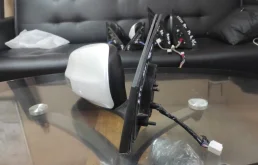 Зеркало боковое правое для Toyota RAV4 2012 года на фотографиях