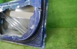 Дверь передняя правая для Volkswagen Touareg 2013 года на фотографиях