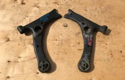 Рычаг передний правый нижний для Toyota Avensis на фотографиях