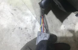 Стекла и зеркала для Nissan Almera 2004 года на фотографиях