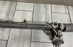 Рулевая рейка для Audi A4 2005 года на фотографиях