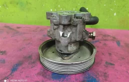 Насос ГУР для Audi A4 2001 года на фотографиях