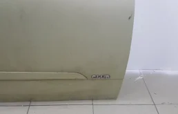 Дверь передняя правая для Opel Astra 2008 года на фотографиях