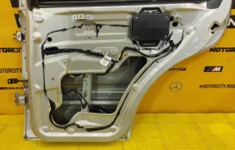 Дверь задняя правая для Mercedes-Benz M class 2004 года на фотографиях