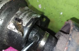 Карданный вал передний для Volkswagen Touareg 2004 года на фотографиях