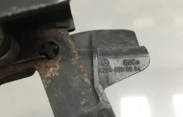 Замок капота правый для Mercedes-Benz C class 2008 года на фотографиях