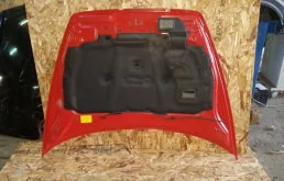 Капот для Volvo S40 2007 года на фотографиях