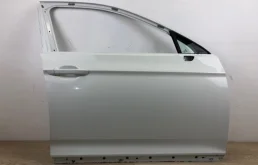 Дверь передняя правая для Volkswagen Passat 2018 года на фотографиях