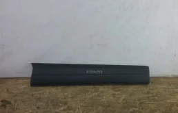 Накладка двери багажника для Volkswagen Tiguan 2009 года на фотографиях