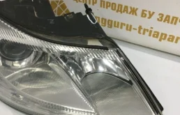 Фара ксенон левая для Skoda Octavia 2010 года на фотографиях