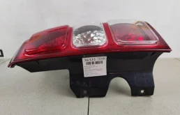 Фонарь правый для Suzuki Grand Vitara 2005 года на фотографиях