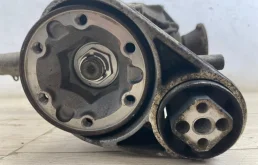 Редуктор переднего моста для Volkswagen Touareg 2009 года на фотографиях