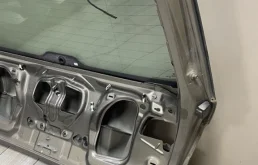 Крышка багажника для Audi A4 2005 года на фотографиях