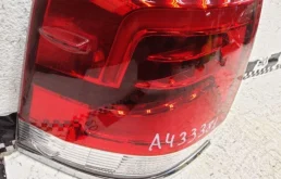 Фонарь внешний левый для Toyota Land Cruiser 2020 года на фотографиях