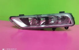 Противотуманка (ПТФ) передняя левая для Volkswagen Passat 2015 года на фотографиях