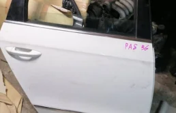 Дверь задняя правая для Volkswagen Passat 2007 года на фотографиях