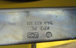 Петля капота левая для Volkswagen Passat на фотографиях