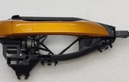 Уплотнитель передней правой двери для Audi A6 на фотографиях