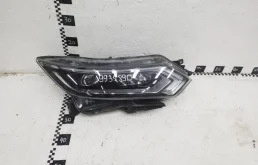 Фара ксенон левая для Nissan Qashqai 2020 года на фотографиях