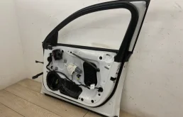 Дверь передняя правая для Audi A6 2016 года на фотографиях