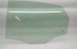 Стекло двери переднее левое для Volkswagen Polo 2016 года на фотографиях