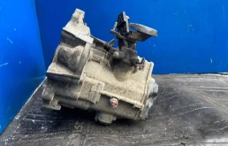 Картер МКПП для Skoda Octavia 2004 года на фотографиях