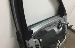 Дверь передняя левая для BMW 3er 2011 года на фотографиях