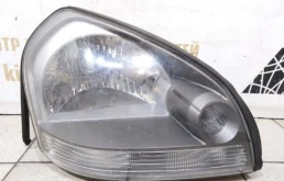 Фара правая для Hyundai Tucson 2005 года на фотографиях