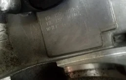 Двигатель без навесного для Ford Kuga 2013 года на фотографиях