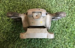 Опора двигателя задняя правая нижняя для Volvo S80 на фотографиях