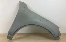 Крыло правое для Volkswagen Touareg 2016 года на фотографиях