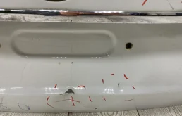 Замок багажника для Volkswagen Polo 2016 года на фотографиях