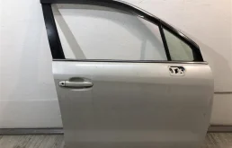 Дверь передняя правая для Subaru Forester 2018 года на фотографиях