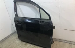Дверь передняя правая для Subaru Forester 2018 года на фотографиях