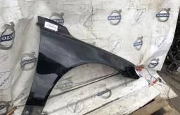 Крыло правое для Volvo S80 2009 года на фотографиях