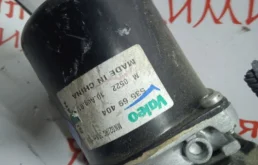 Трапеция стеклоочистителей для Nissan X-Trail 2014 года на фотографиях