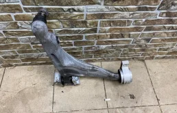 Рычаг передний правый нижний для Volvo XC90 2018 года на фотографиях